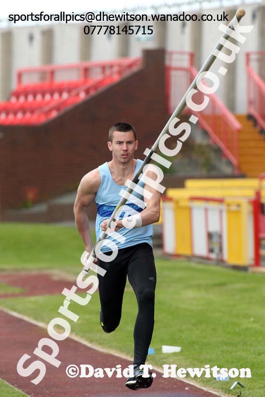 Mens under-20s hurdles, North Eastern Track and Field Champs, Gateshead Stadium. Photo: David T. Hewitson/Sports for All Pics